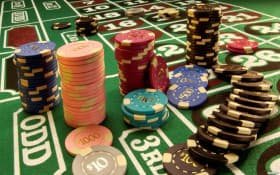 Filipino player accessing 618jili live casino on a mobile phone